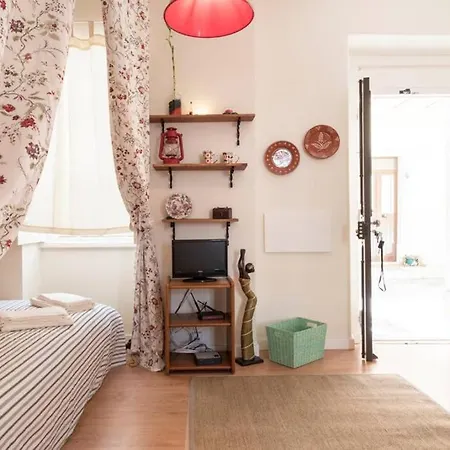 Traditional Tete's Studio On A Typical Neighborhood
